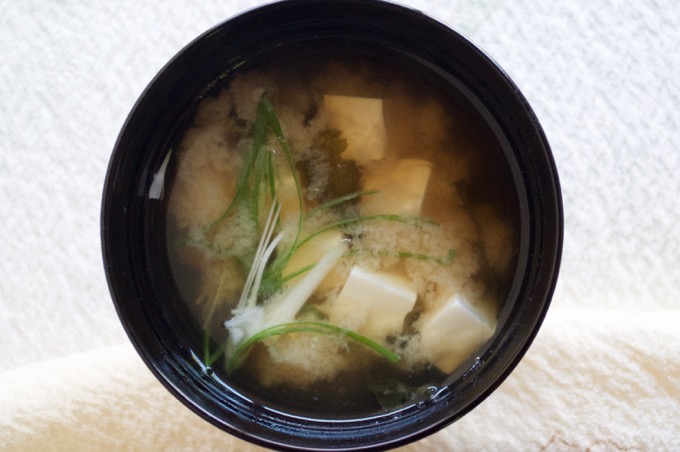 奇普斯基和日本最大的主要部分是在日本最大的汤里。吃盐的味道太好了。