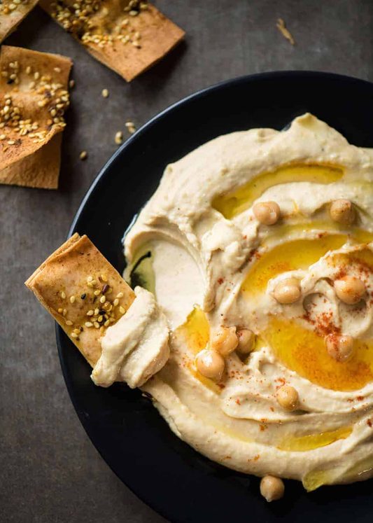 人人都需要伟大的Hummus配方免得不必要薄片经典做对recipetineats.com
