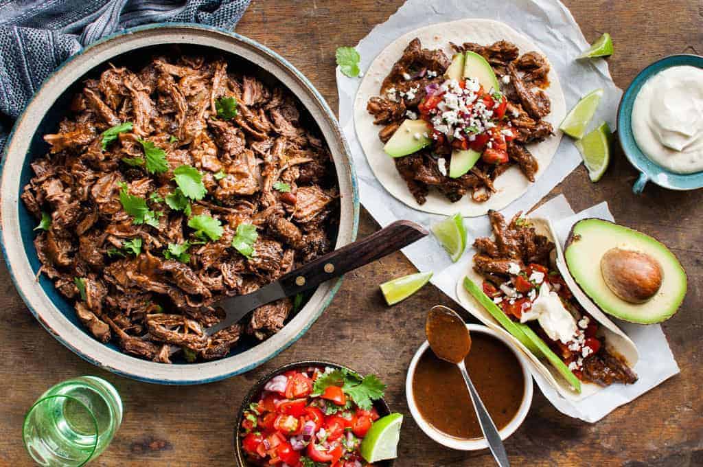 墨西哥的肉碟，在烤箱里，在烤箱里，烤了，或者烤箱里的冰激凌！